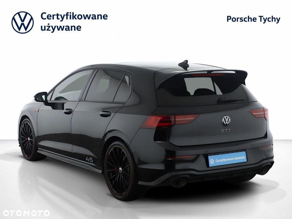 Volkswagen Golf - 24