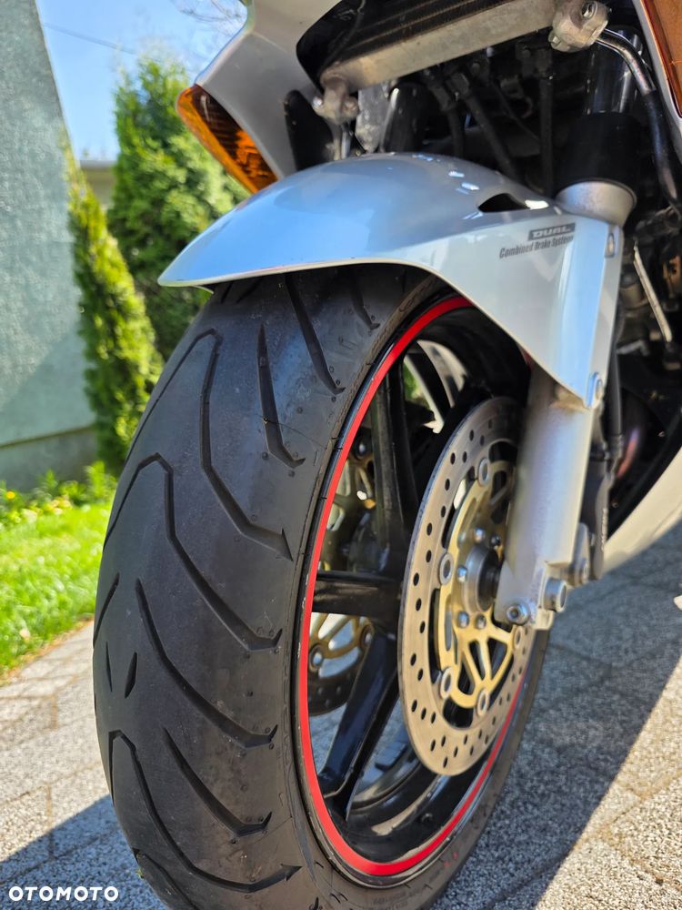 Honda VFR - 9