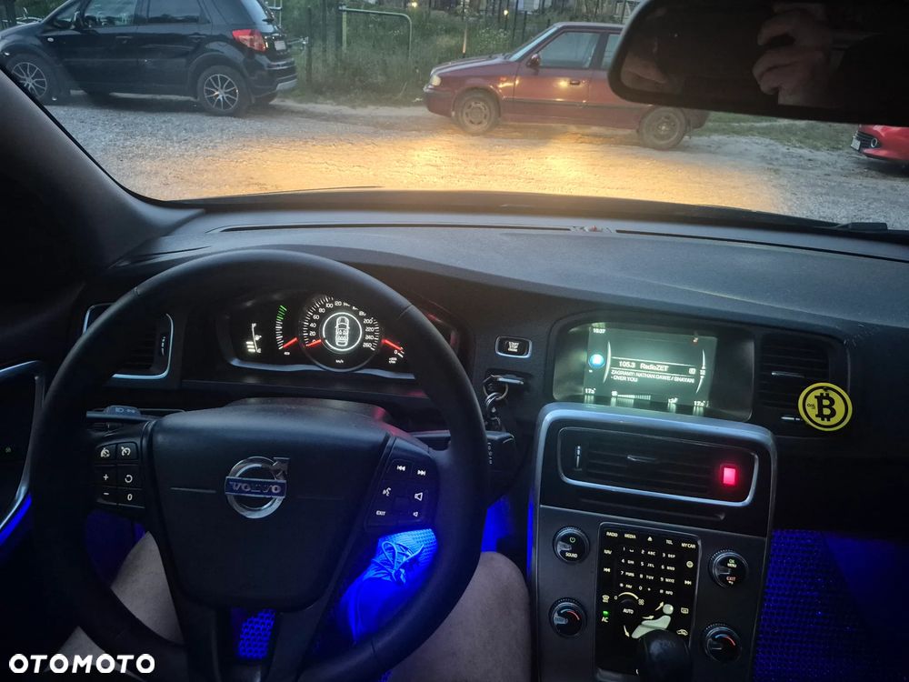 Volvo S60 D2 Edition - 16
