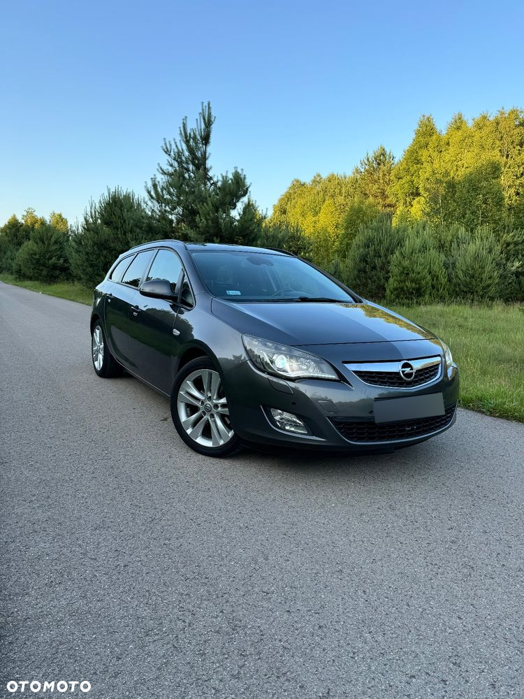 Opel Astra IV 2.0 CDTI Cosmo - 2