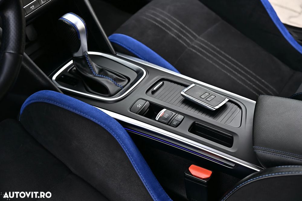 Renault Megane ENERGY TCe 205 EDC GT - 11