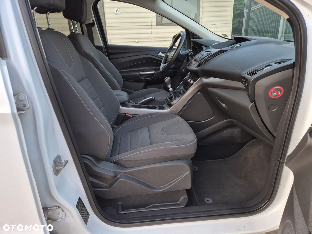Ford Kuga 2.0 TDCi 4x4 Titanium - 20