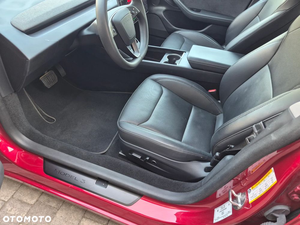 Tesla Model 3 - 25