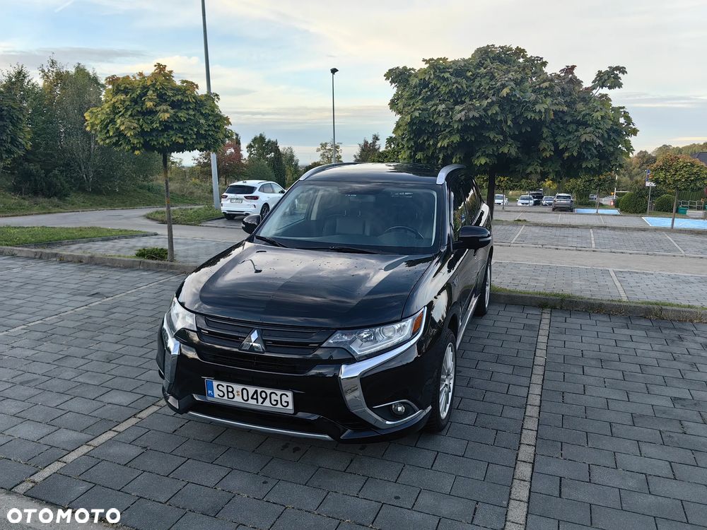 Mitsubishi Outlander - 2