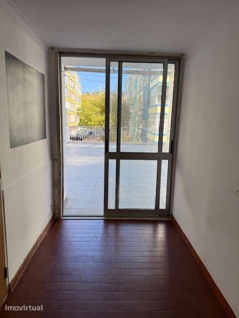T1 + TERRAÇO 70m2 Centro Costa da Caparica - Grande imagem: 5/15