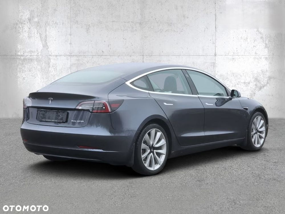 Tesla Model 3 - 2