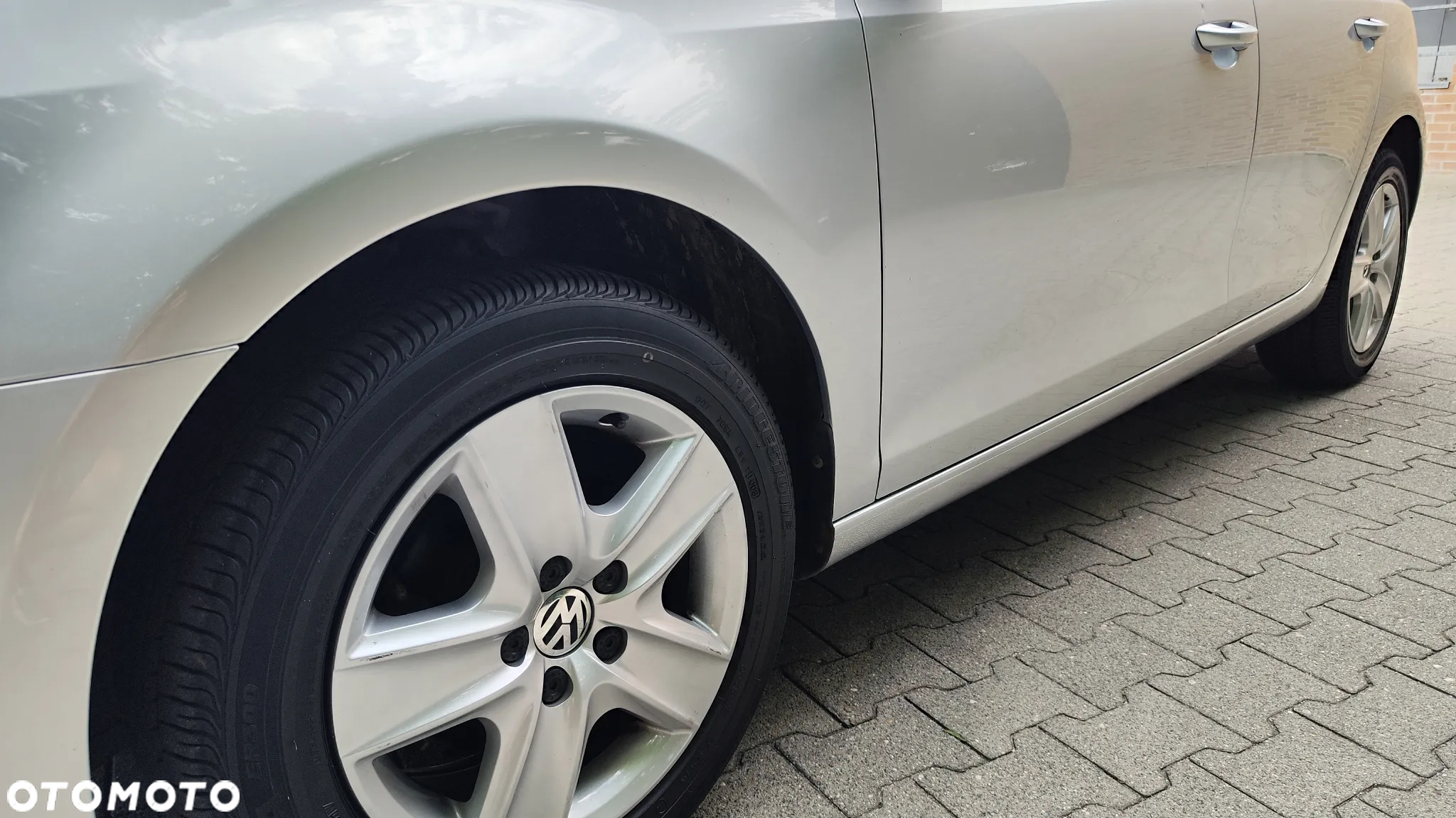 Volkswagen Golf VI 1.6 Comfortline - 16