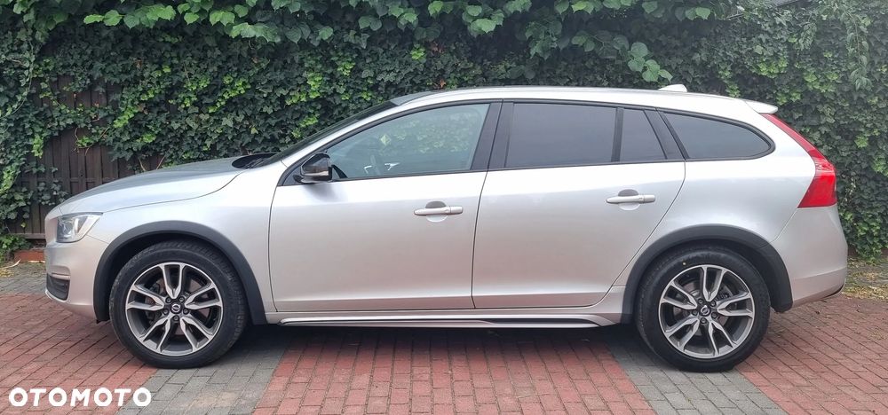 Volvo V60 Cross Country - 4