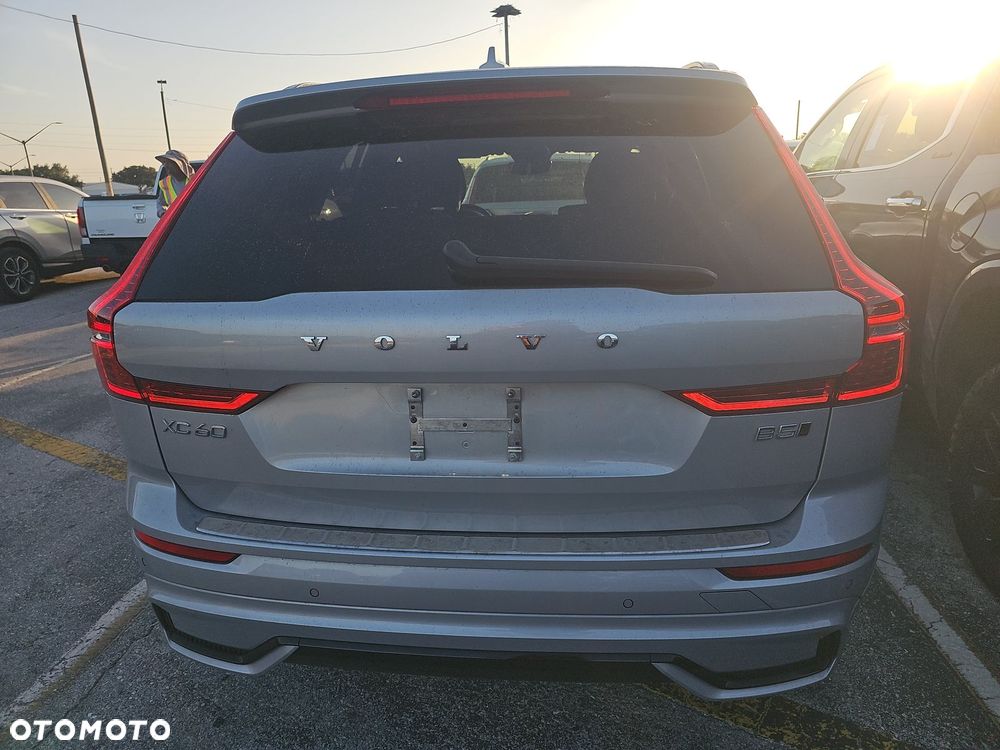 Volvo XC 60 B5 B AWD Ultimate Dark - 6