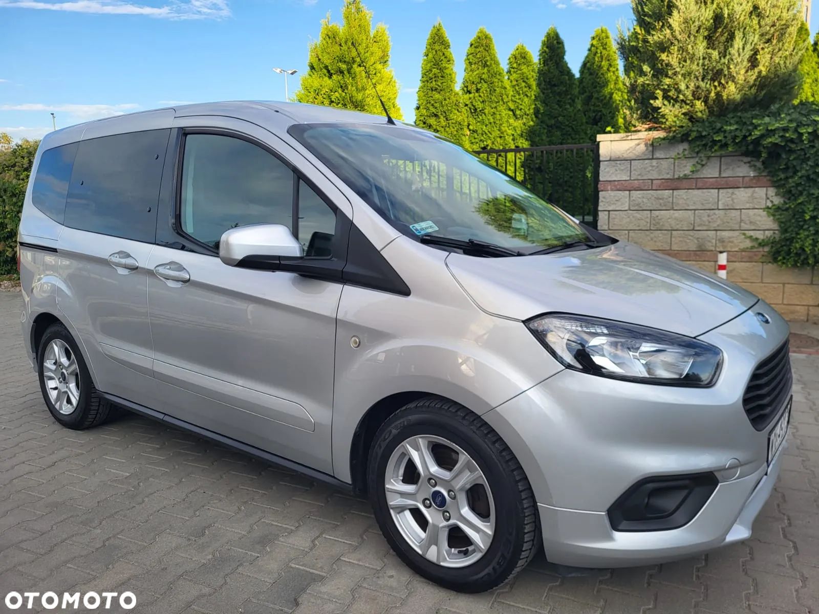 Ford Tourneo Courier ver-1-5-tdci-titanium - 1