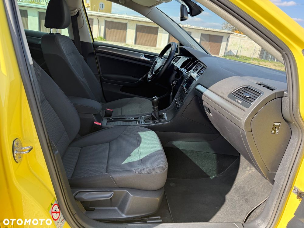 Volkswagen Golf 1.6 TDI DPF Style - 28