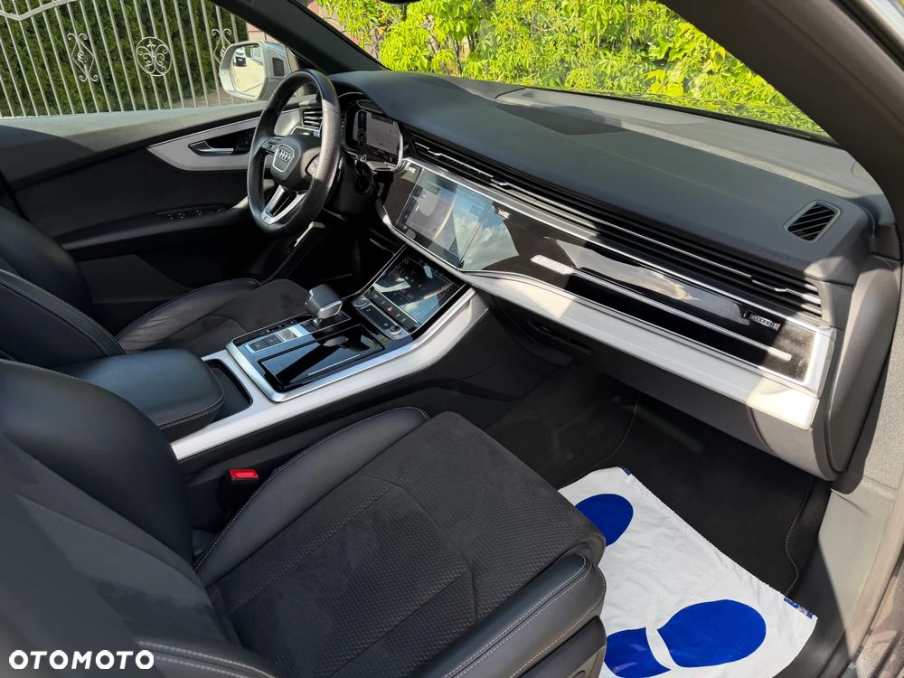 Audi Q8 55 TFSI mHEV Quattro Tiptronic - 12