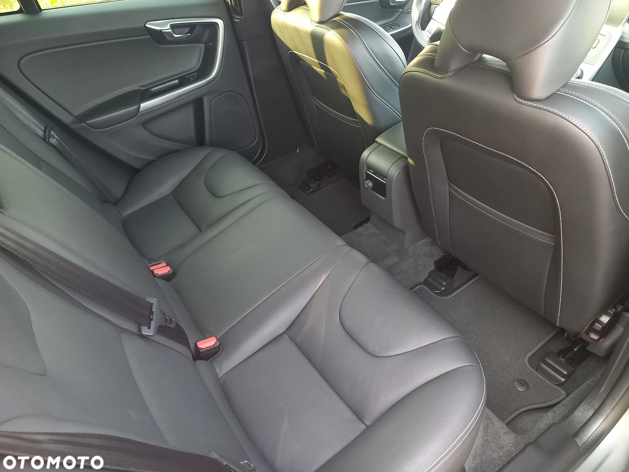 Volvo V60 D2 Drive-E Momentum - 23