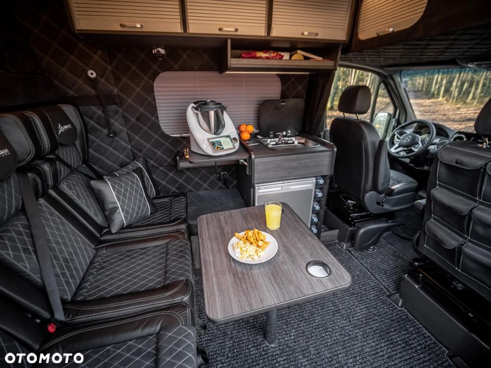 Mercedes-Benz Sprinter - 12