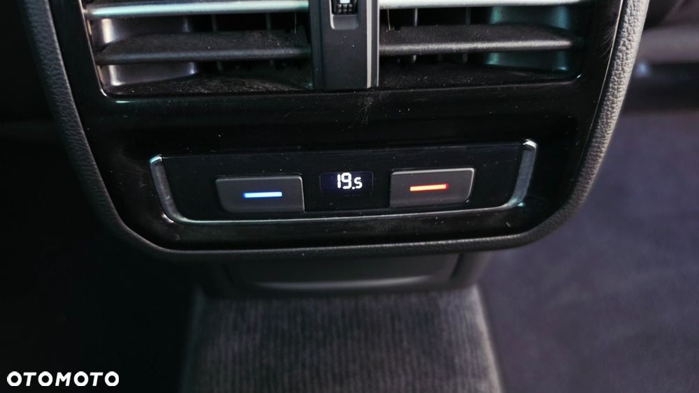Volkswagen Passat Variant 1.4 TSI ACT (BMT) DSG Highline - 22
