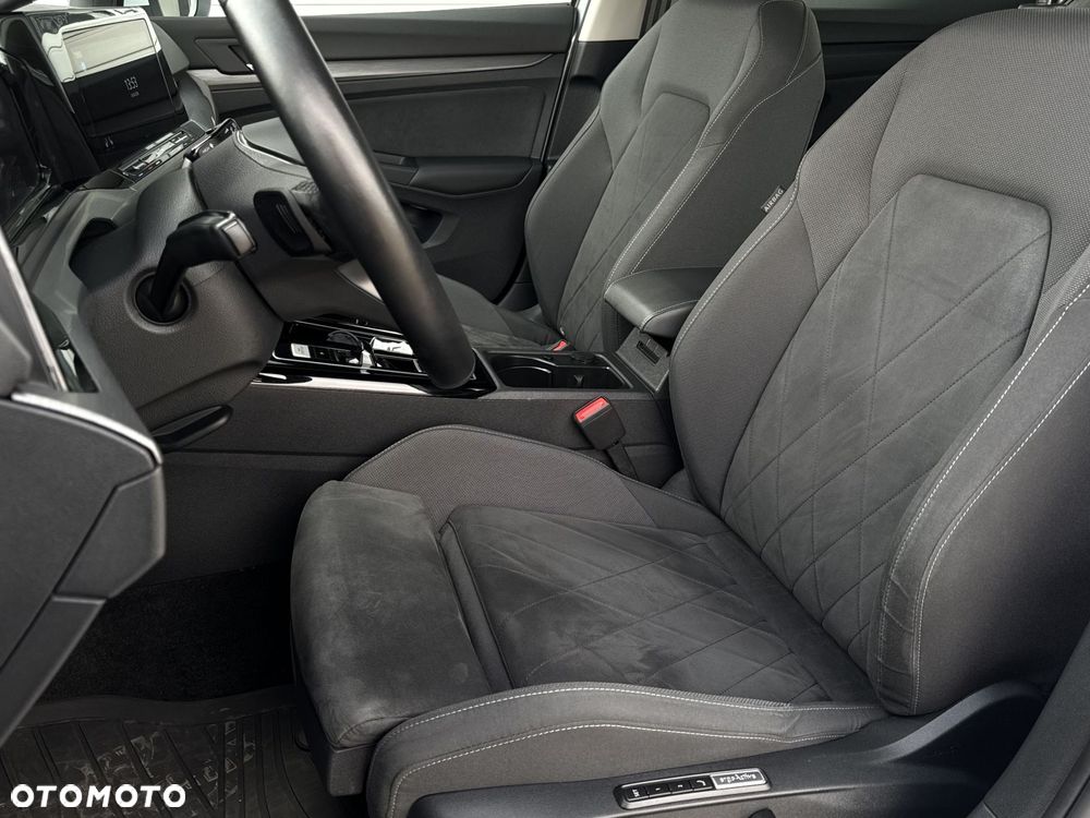 Volkswagen Golf 1.5 eTSI EVO Style DSG - 10