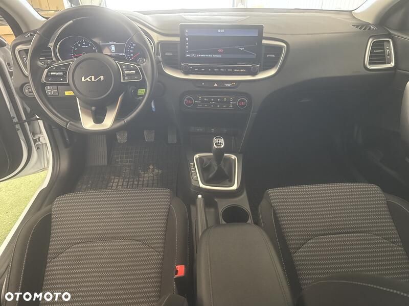 Kia Ceed - 22