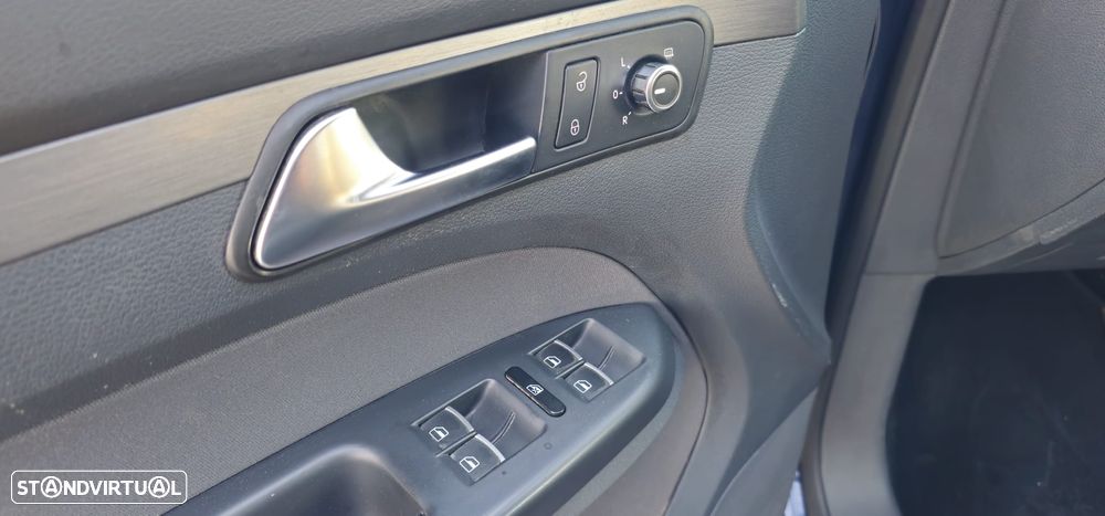 VW Touran 1.6 TDI DPF DSG STYLE - 8