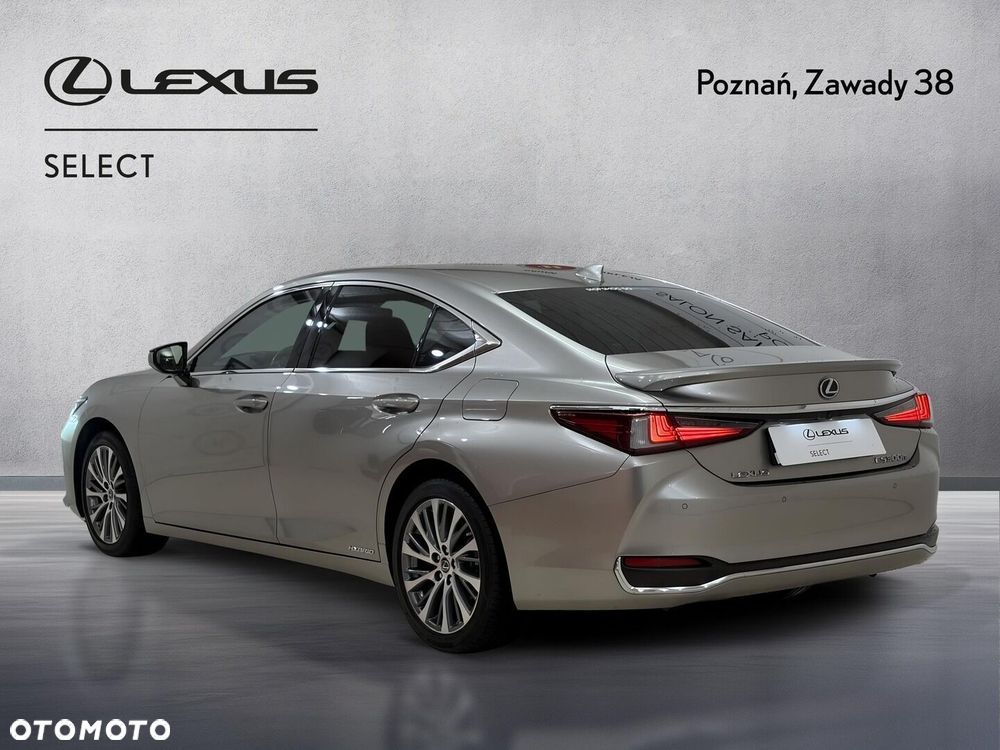 Lexus ES - 10