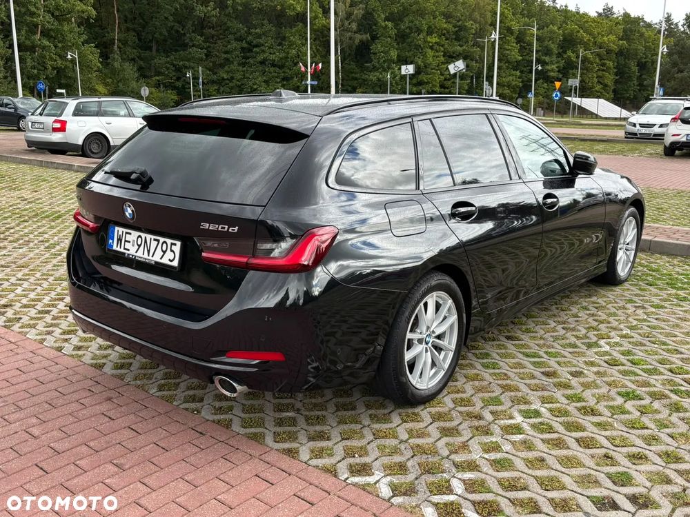 BMW Seria 3 320d xDrive - 9