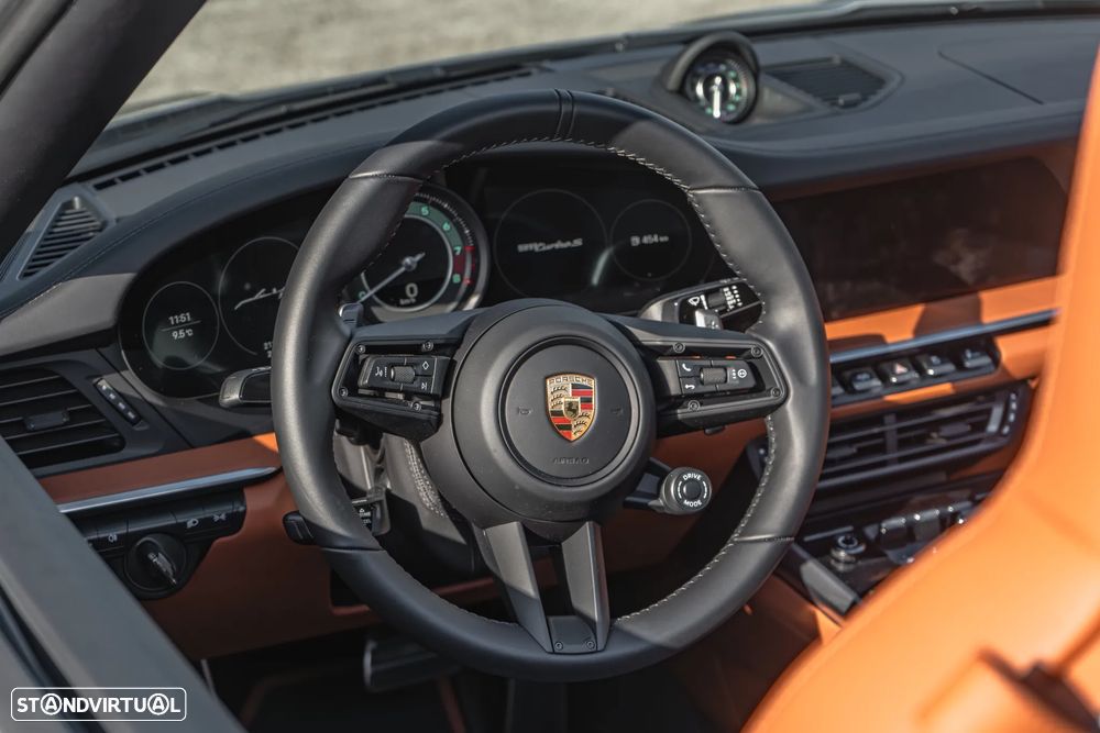 Porsche 911 (992) Turbo S Cabriolet - 13