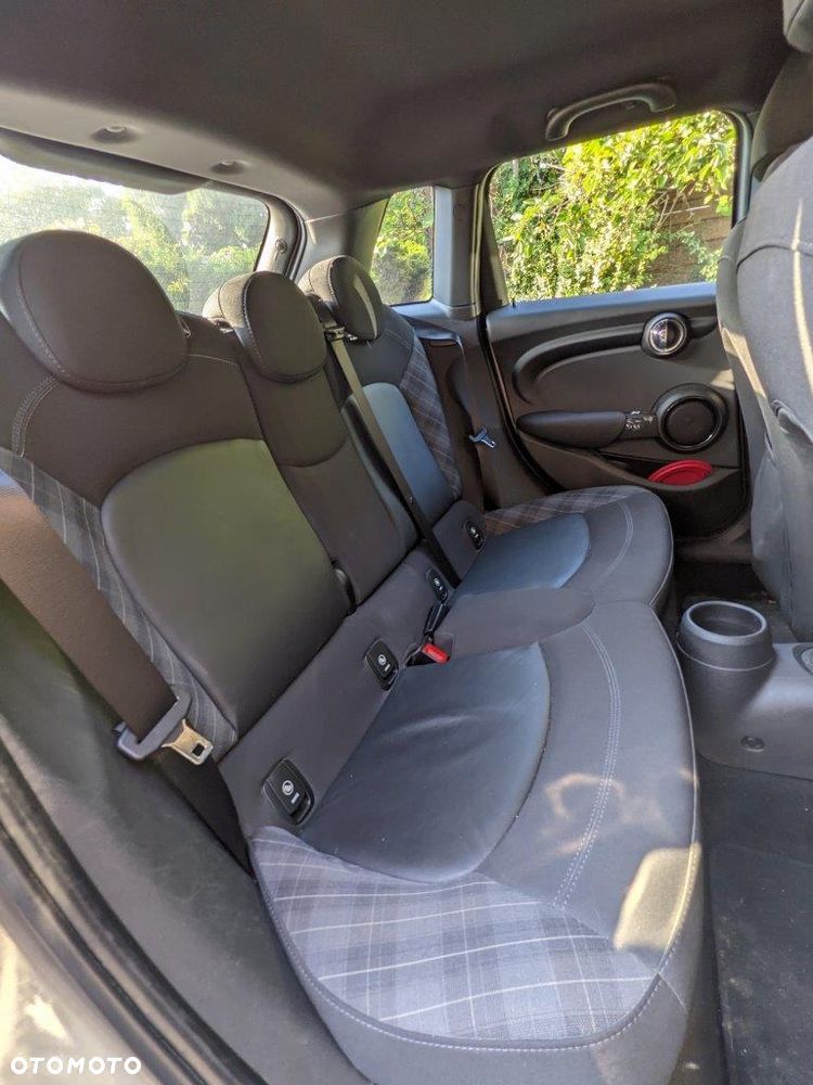 MINI Cooper Standard - 11