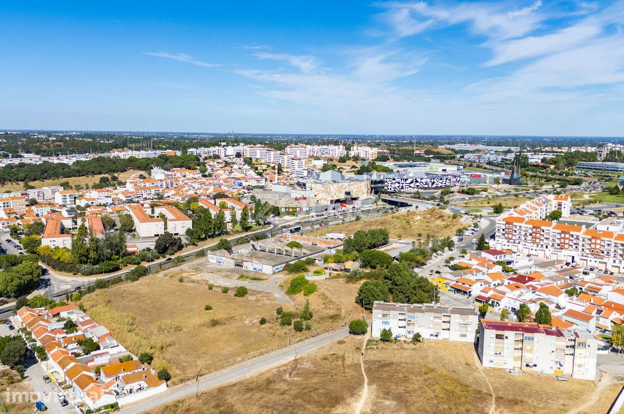 Terreno para Prédio de 3 Pisos nos Pinheirinhos – Setúbal - Grande imagem: 4/23
