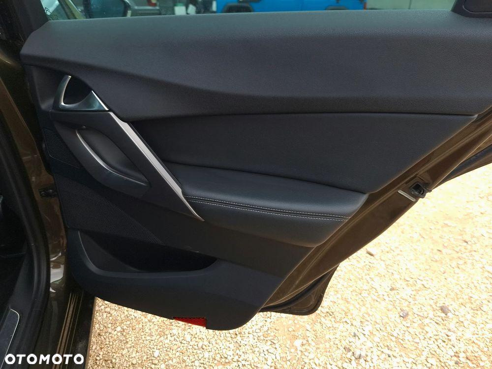 Citroën DS5 HDi 165 SoChic - 25