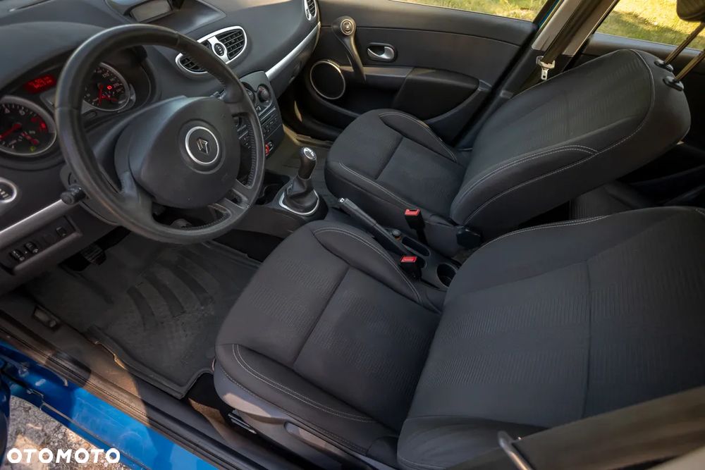 Renault Clio 1.2 16V 75 Dynamique - 17