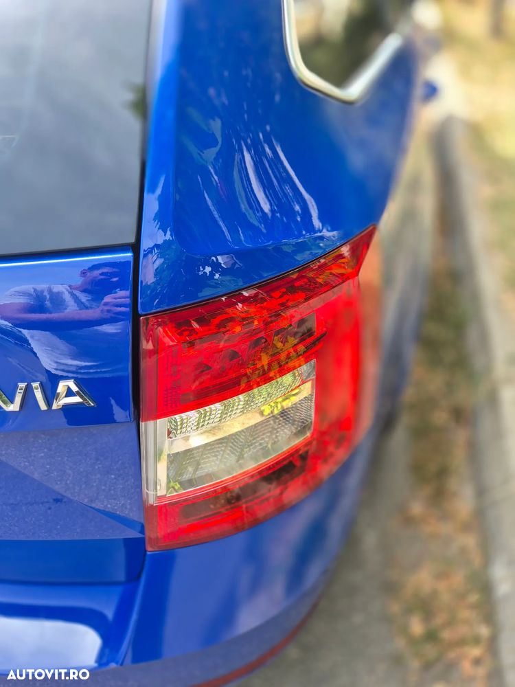 Skoda Octavia 1.6 TDI DSG Ambition - 9