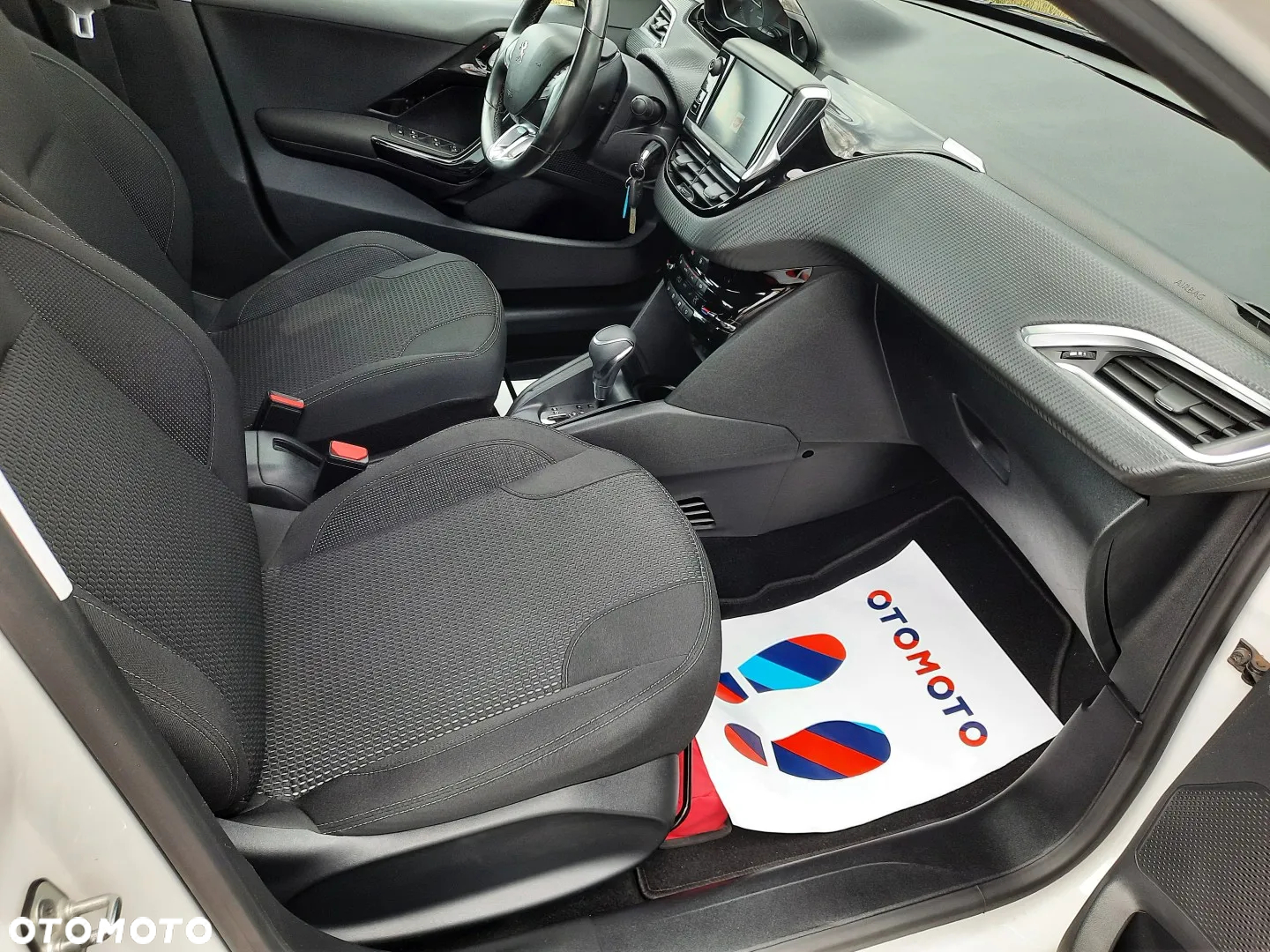 Peugeot 208 PureTech 110 Stop & Start EAT6 Allure - 23