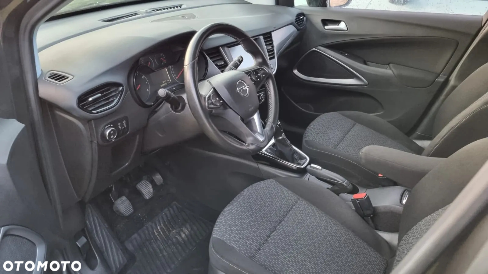 Opel Crossland X 1.2 Essentia - 6