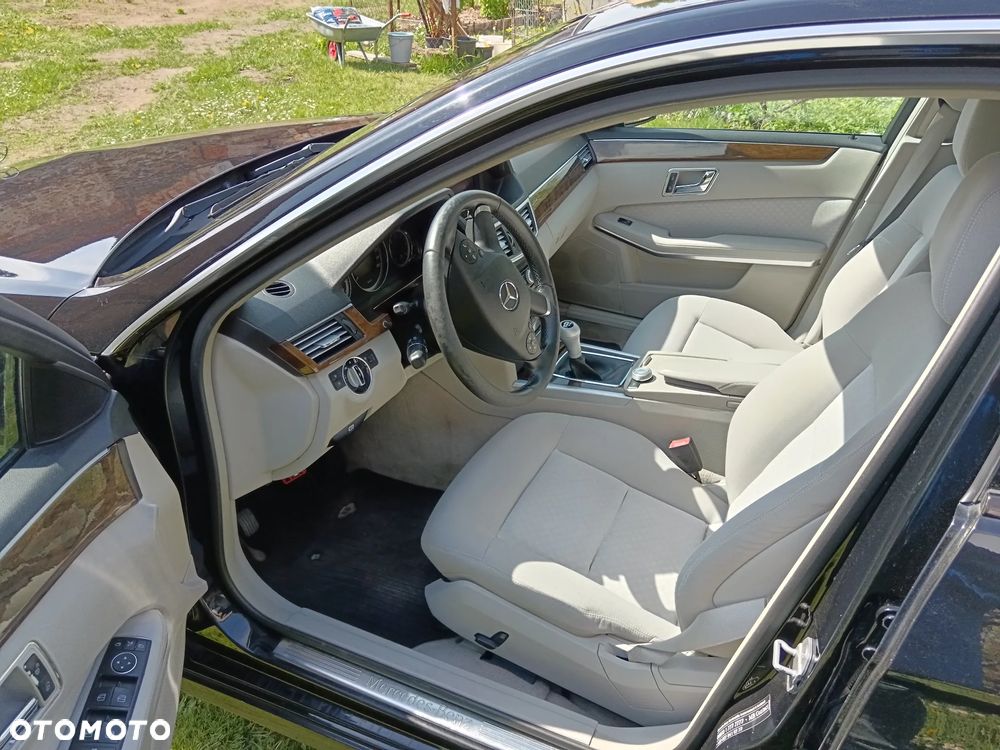 Mercedes-Benz Klasa E 220 CDI - 16