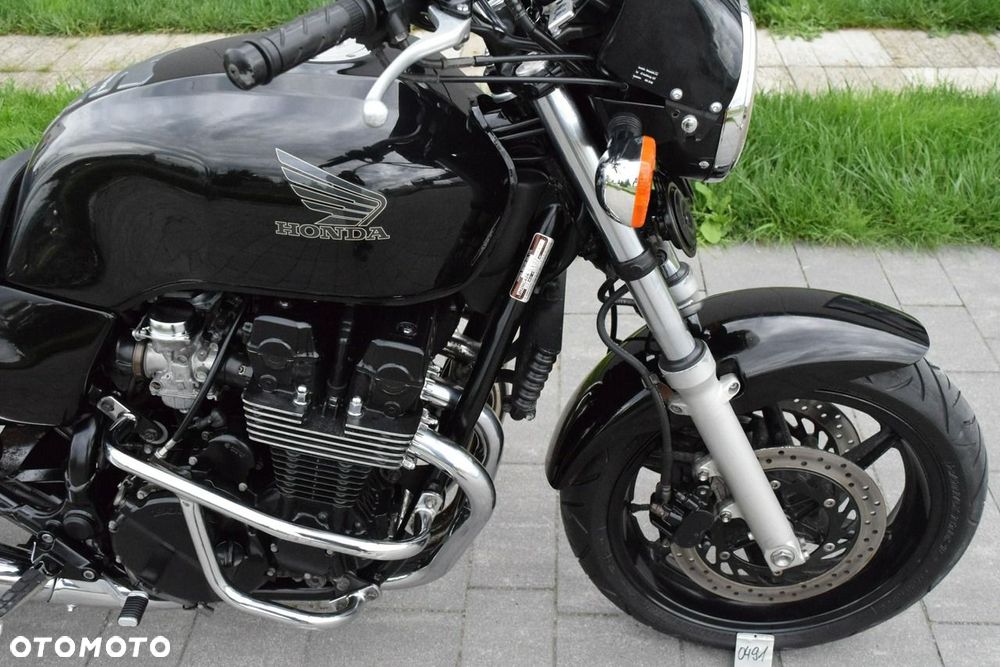 Honda CB - 8