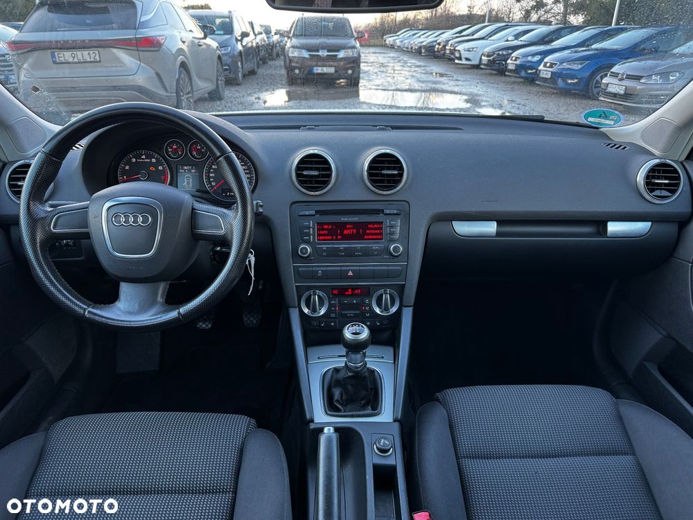 Audi A3 Sportback 1.6 Ambiente - 22