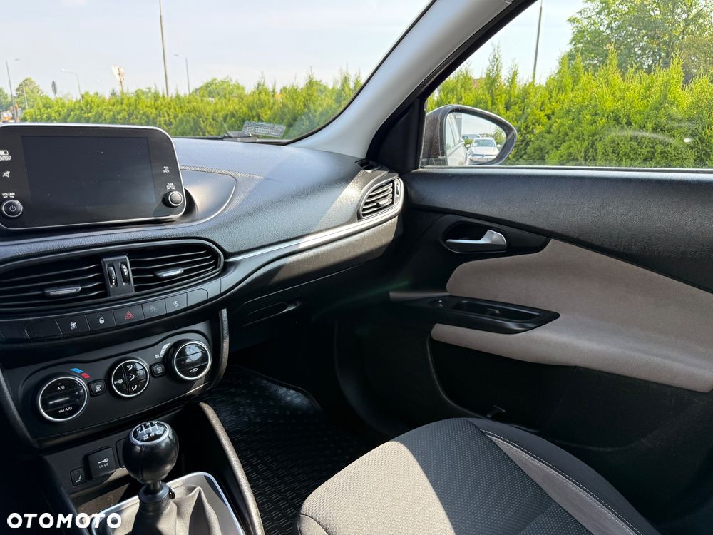 Fiat Tipo 1.4 T-Jet 16v Lounge EU6d - 12