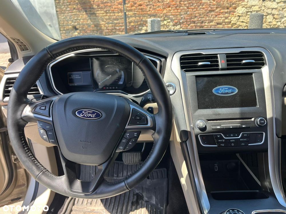 Ford Fusion - 11