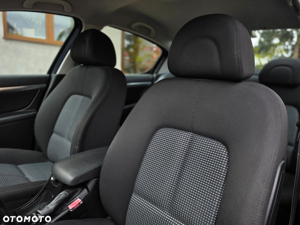 Peugeot 407 - 14