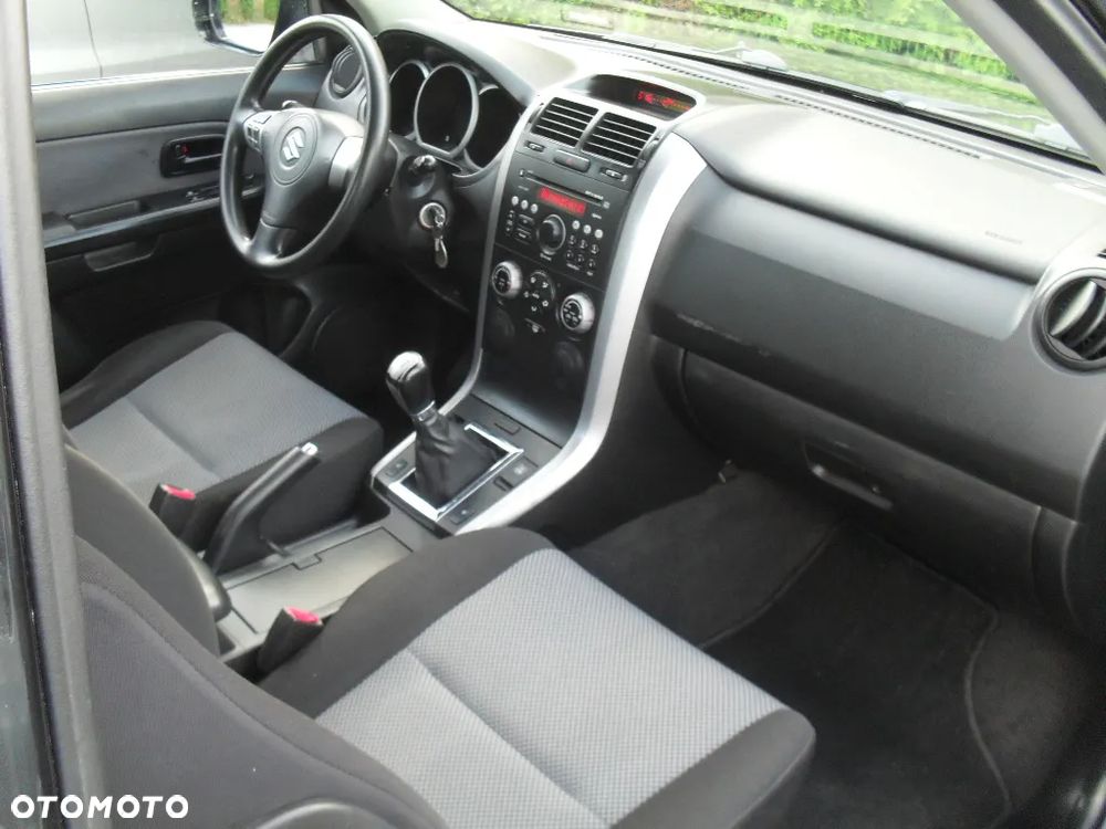 Suzuki Grand Vitara 1.6 - 12