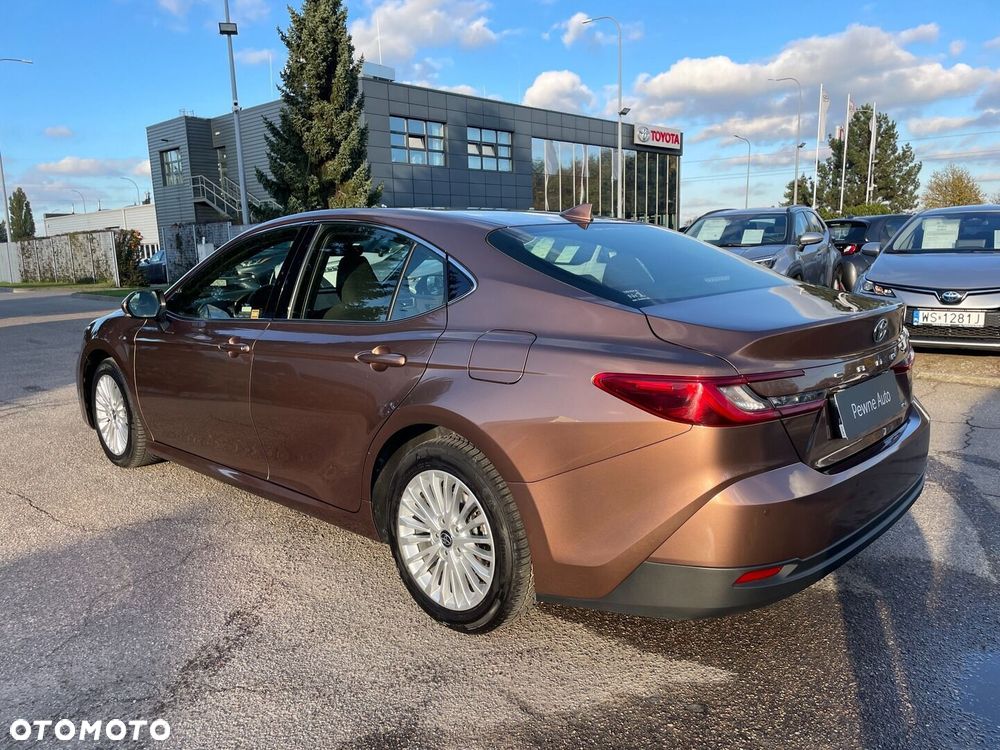 Toyota Camry - 7