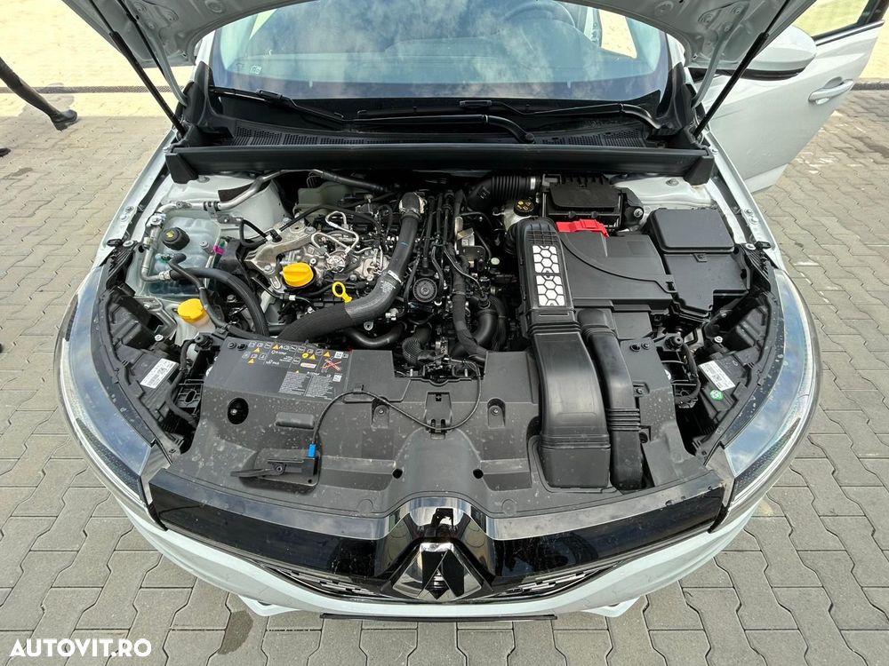 Renault Megane TCe 140 GPF EDC Equilibre - 32