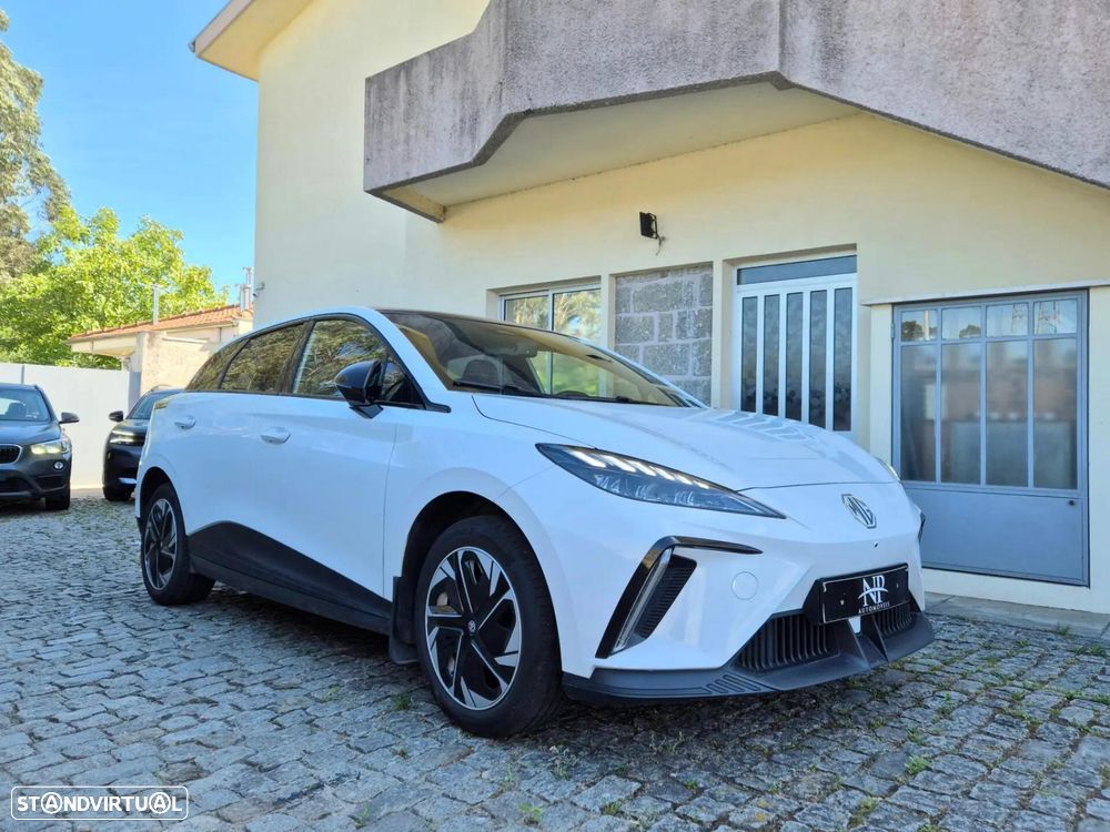MG MG4 64 kWh Luxury - 6