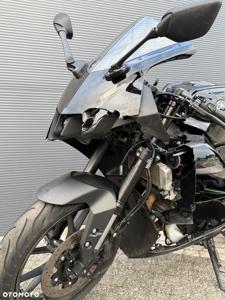 Yamaha YZF - 6