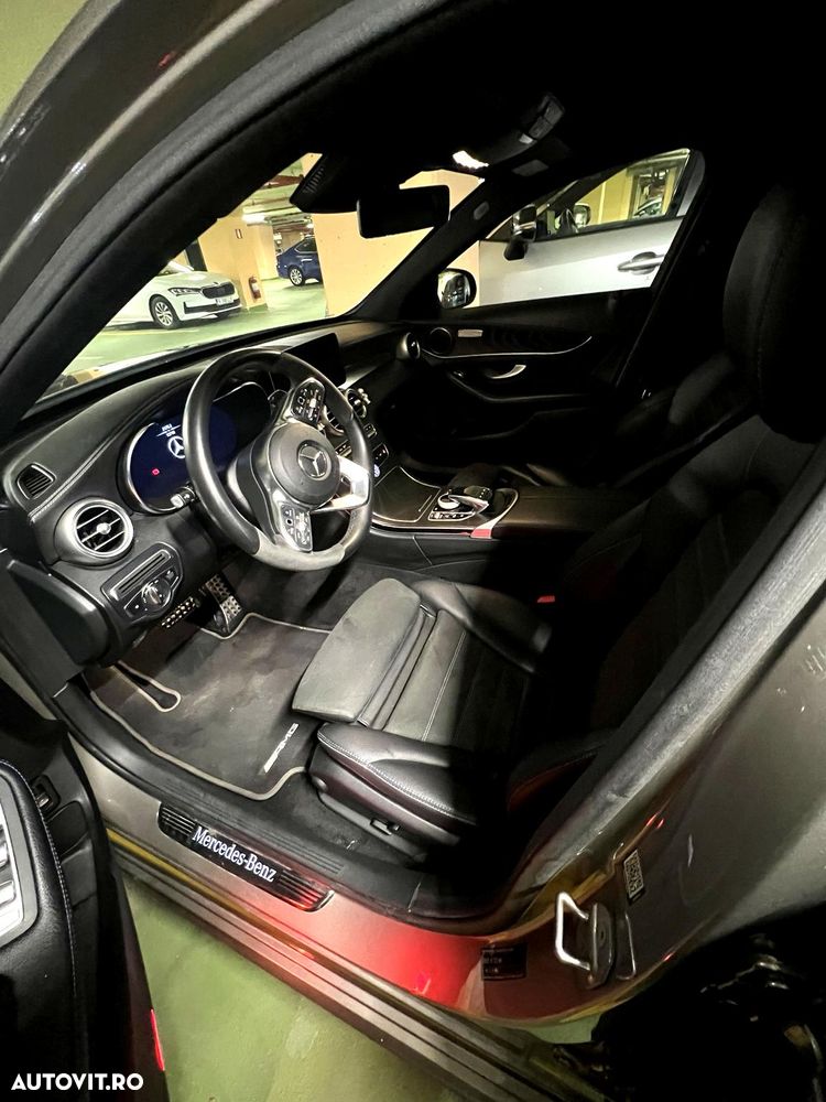 Mercedes-Benz C - 12