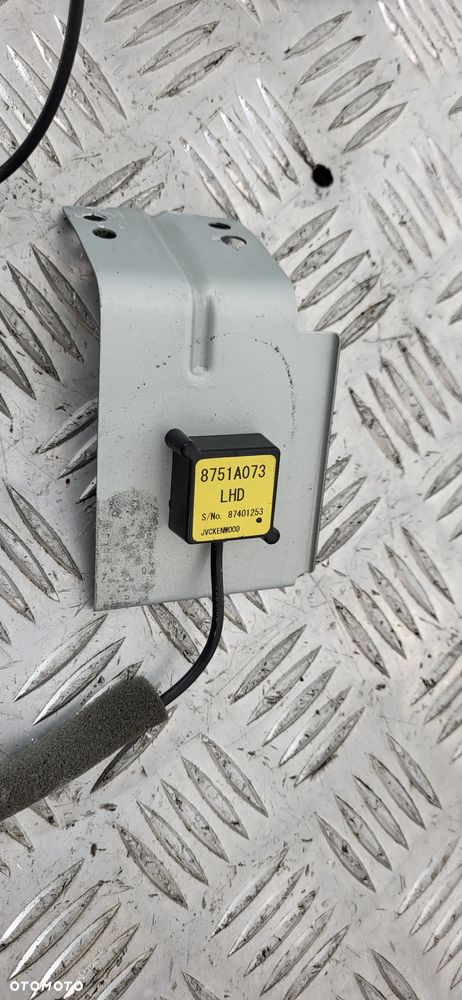 Mitsubishi L200 V Antena GPS - 2