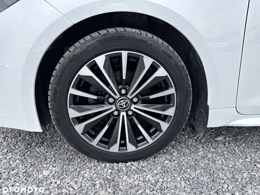 Toyota Corolla 1.8 Hybrid Style - 17