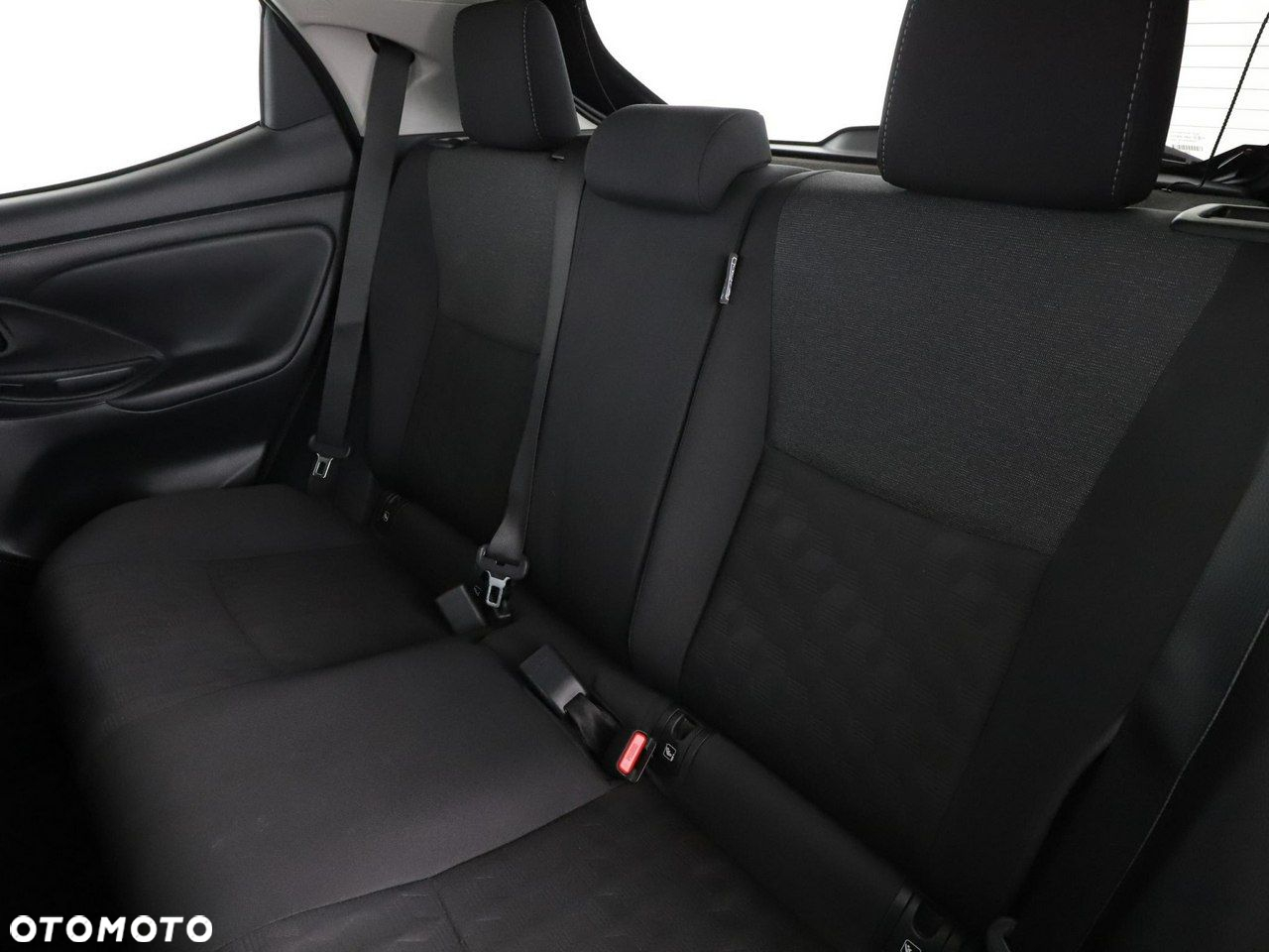 Toyota Yaris Hybrid 1.5 Style - 17