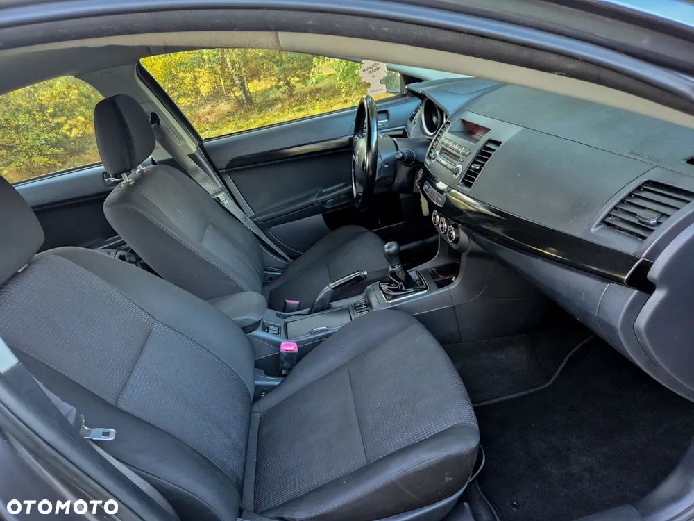 Mitsubishi Lancer - 6