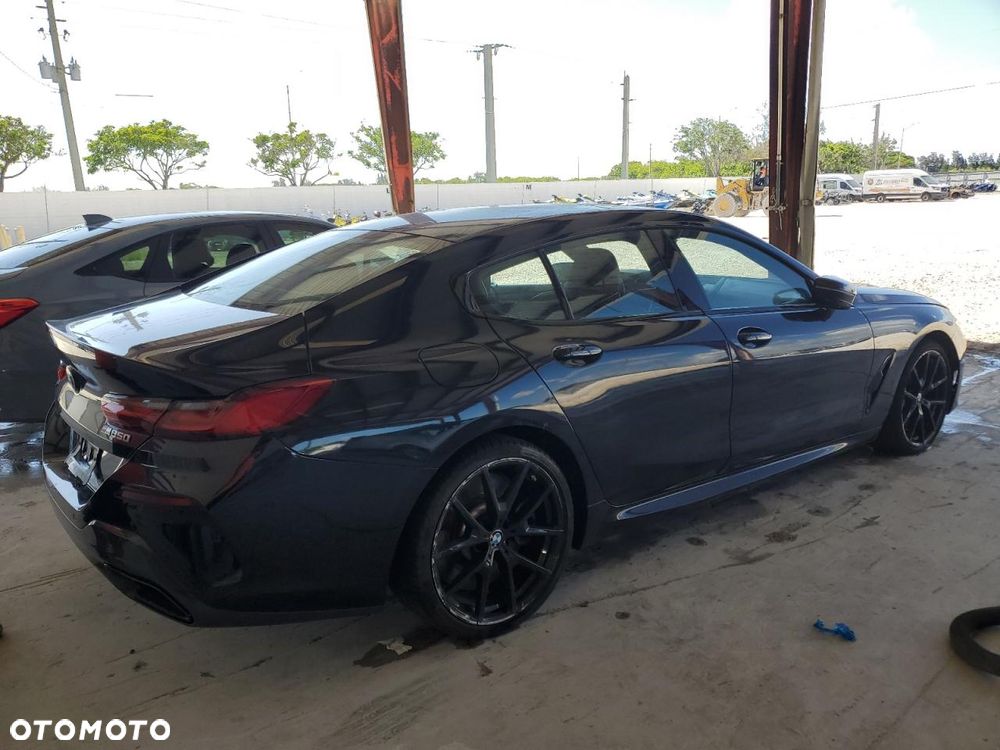 BMW Seria 8 M850i xDrive - 4