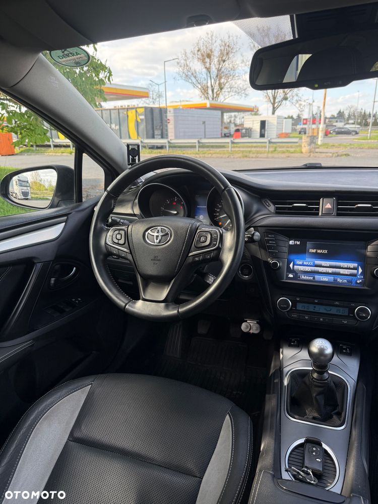 Toyota Avensis 2.0 D-4D Prestige - 22